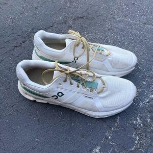 On Running Cloudstratus Running Shoes Cream Green Men’s Size 13 CloudTec Helion